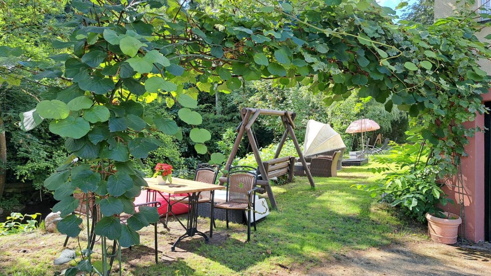 Hotel Landgasthof Simon Waldrach Bagian luar foto
