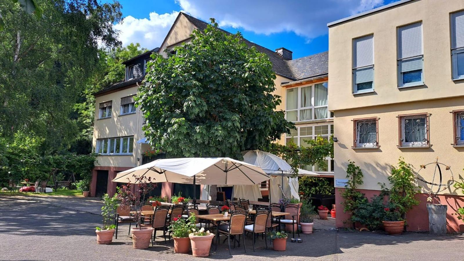 Hotel Landgasthof Simon Waldrach Bagian luar foto